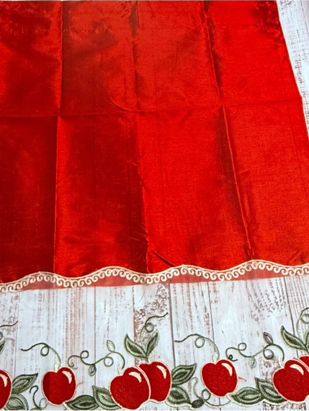 New Red Apple Kitchen Curtains - 3-Piece Set